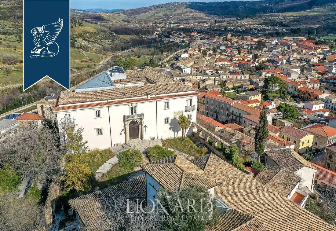 Castle 3200m² in Italy, Torre de' Passeri. Priced at 3962149$ rent photo-1