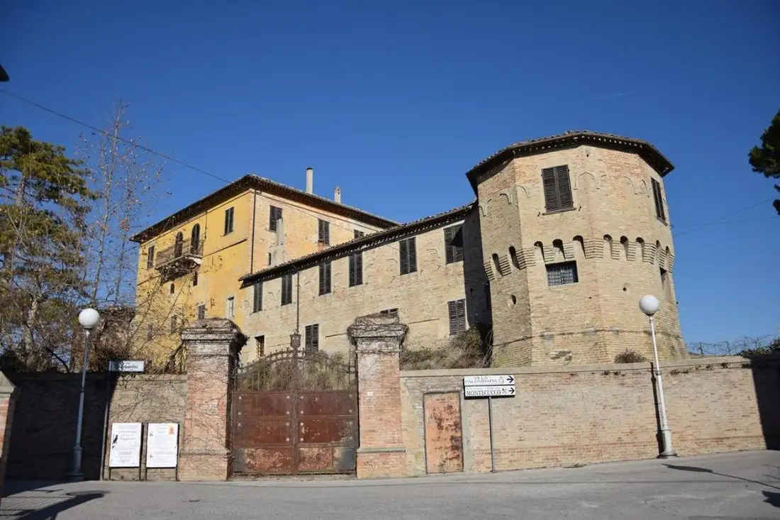 Castle 3000m² in Italy, Castelvecchio. Priced at 1811268$ rent photo-2