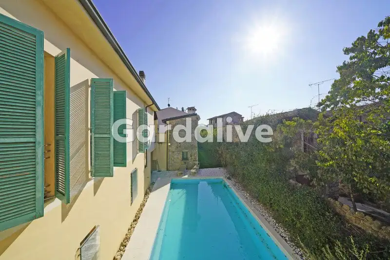 Castle 200m² in Italy, Cavriana. Priced at 667905$ rent photo-1