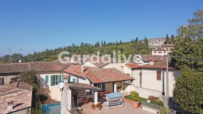 Castle 200m² in Italy, Cavriana. Priced at 667905$ rent photo-2