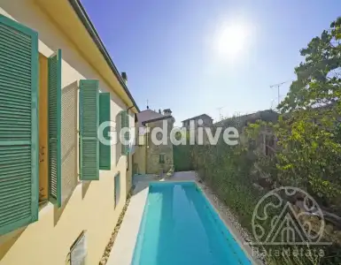 Buy in Italy for 667905$