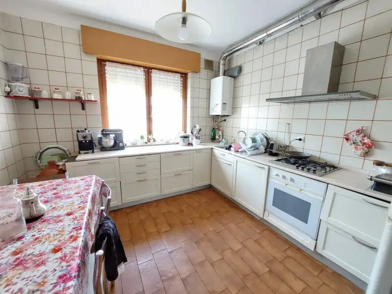 Castle 1000m² in Italy, Costabissara. Priced at 566021$ rent photo-3