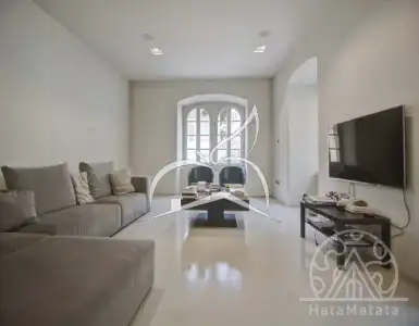 Buy in Italy for 962236$