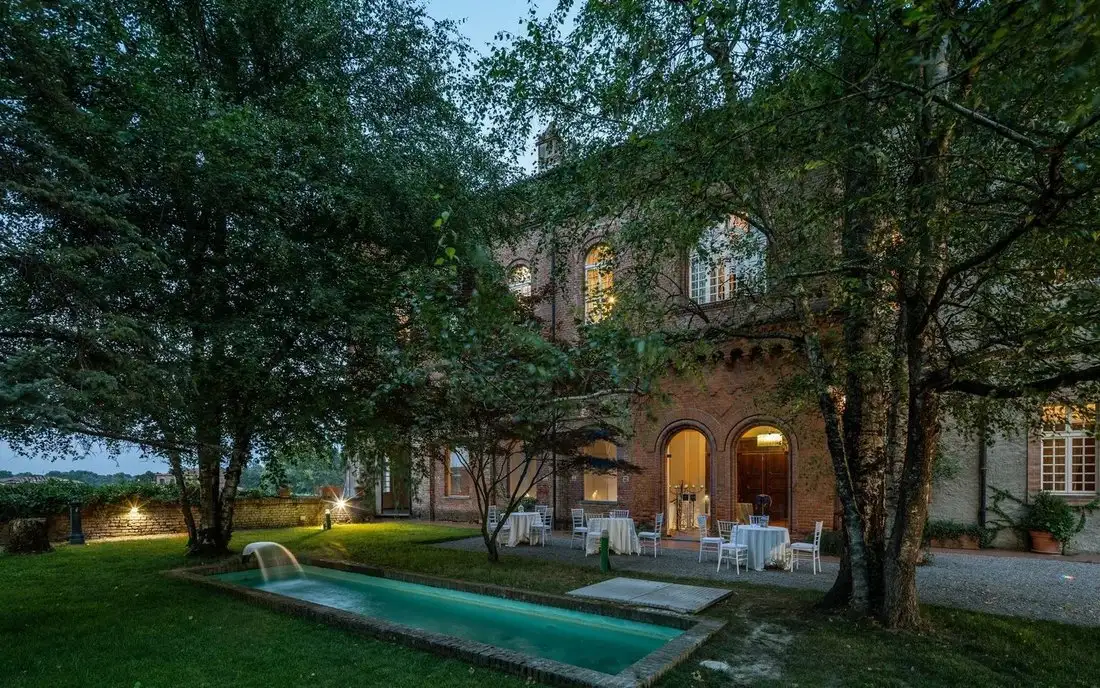 Castle 1700m² in Italy, Alessandria. Priced at 2830106$ rent photo-4