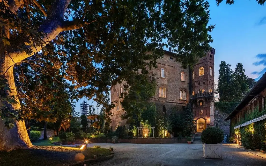 Castle 1700m² in Italy, Alessandria. Priced at 2830106$ rent photo-5