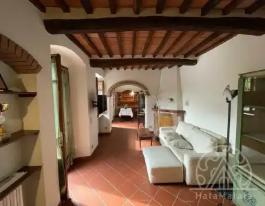 Buy in Italy for 928274$
