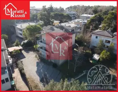Buy in Italy for 962236$
