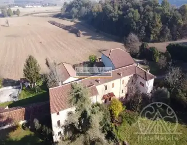Buy in Italy for 735827$