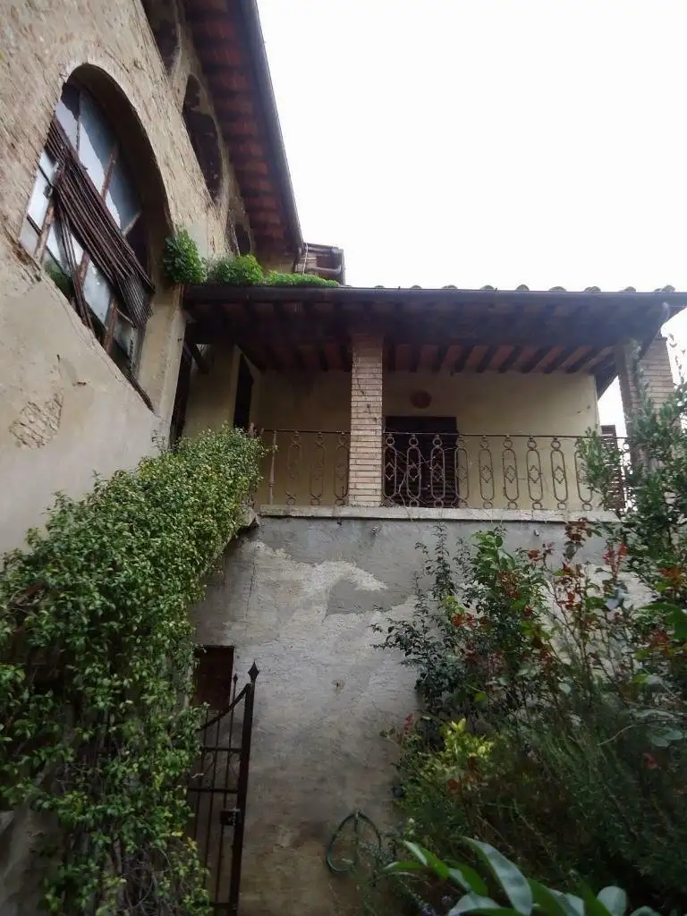 Castle 700m² in Italy, San Gimignano. Priced at 2037676$ rent photo-3