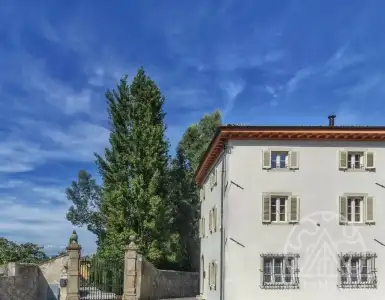 Buy in Italy for 622623$