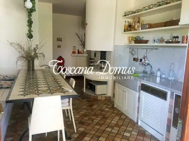 Castle 200m² in Italy, Sant'Andrea a Montecchio. Priced at 775449$ rent photo-5
