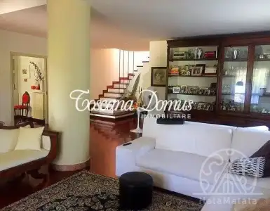 Buy in Italy for 775449$
