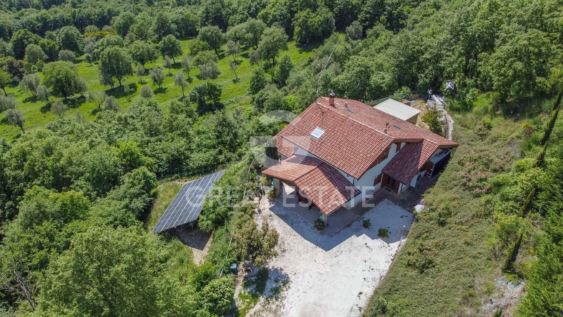 Villa 369m² in Italy, Perugia. Priced at 780000€ rent photo-3