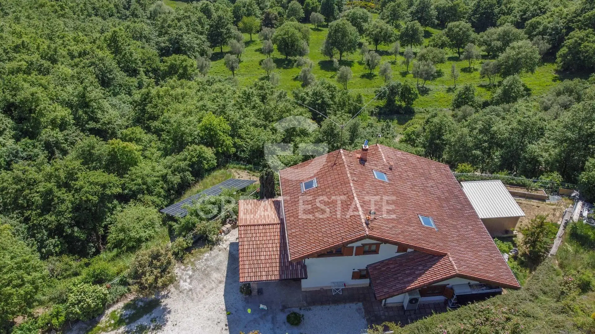 Villa 369m² in Italy, Perugia. Priced at 780000€ rent photo-4