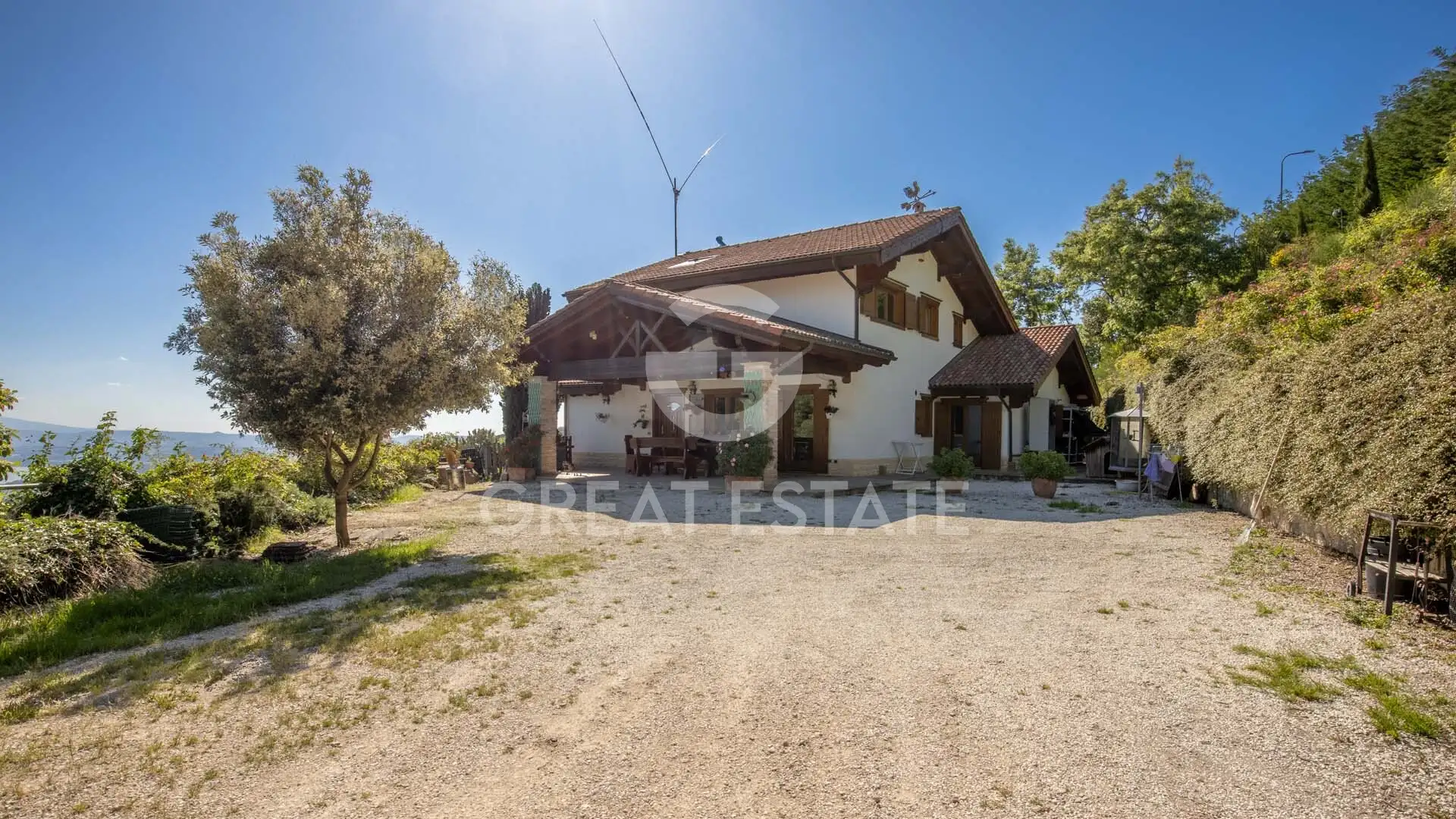 Villa 369m² in Italy, Perugia. Priced at 780000€ rent photo-5