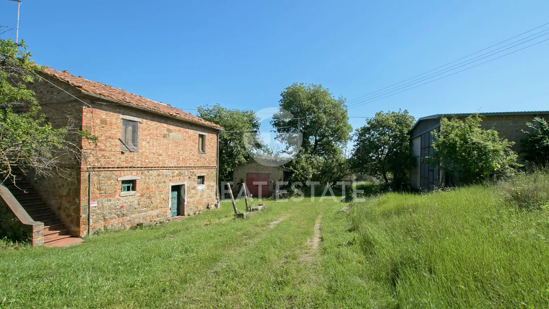 House 511m² in Italy, Siena. Priced at 690000€ rent photo-8