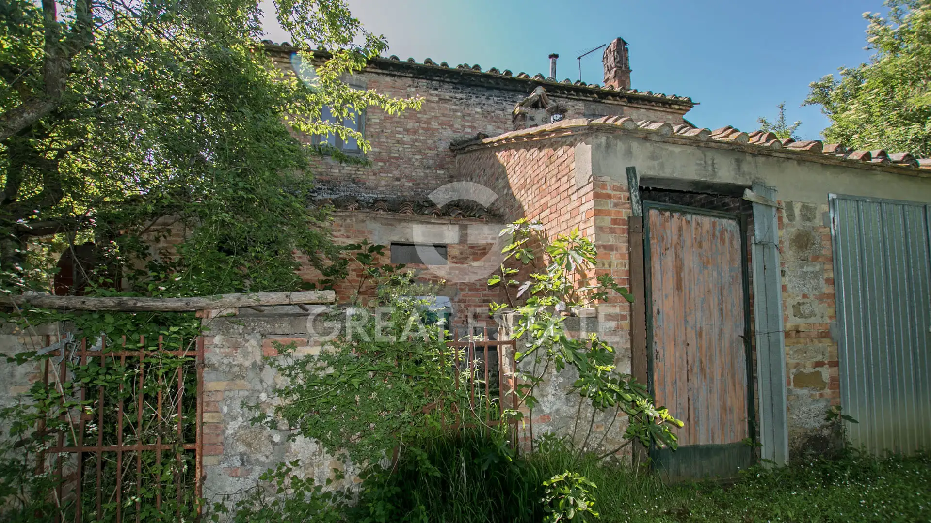 House 511m² in Italy, Siena. Priced at 690000€ rent photo-12