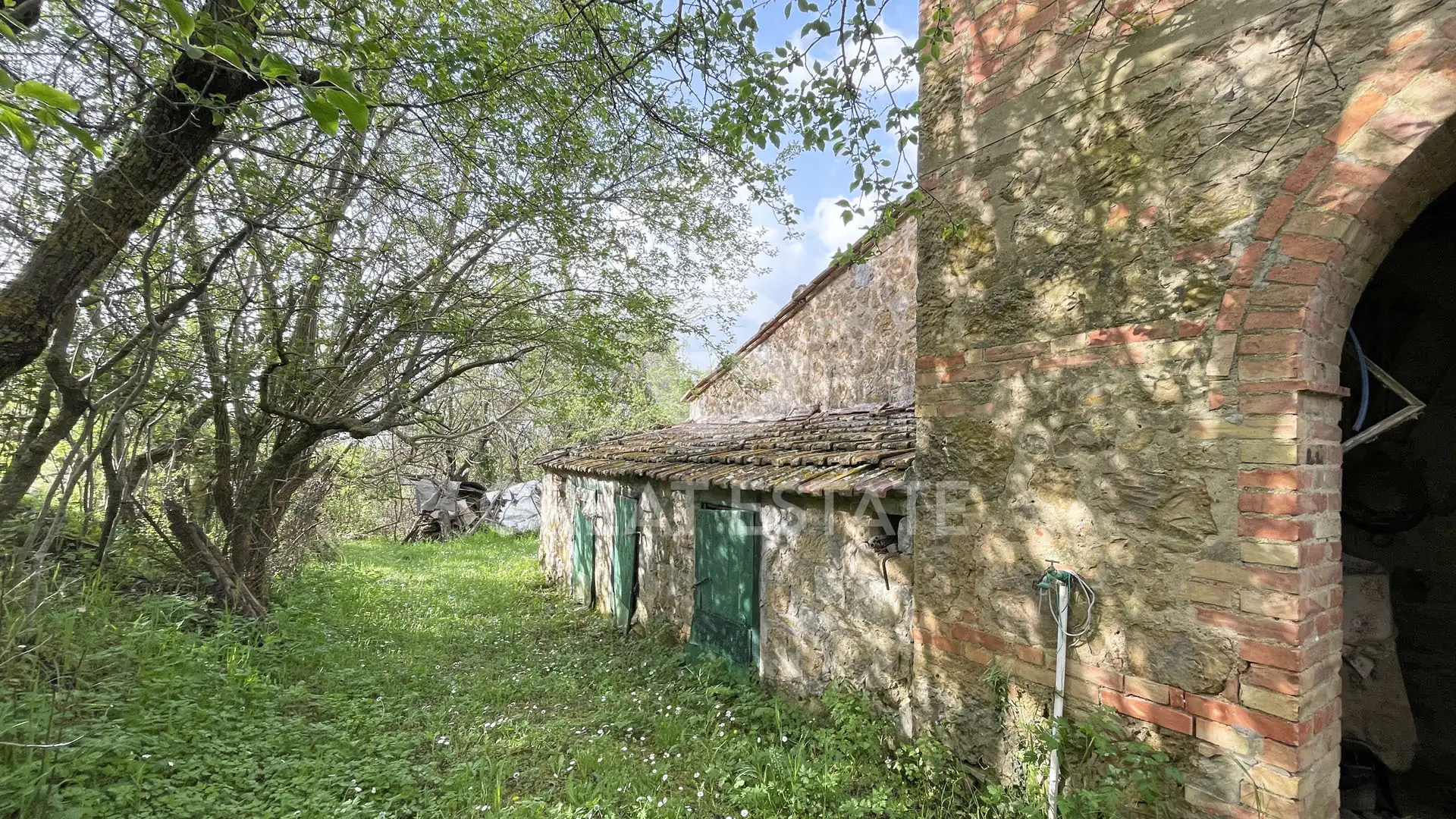 House 511m² in Italy, Siena. Priced at 690000€ rent photo-13