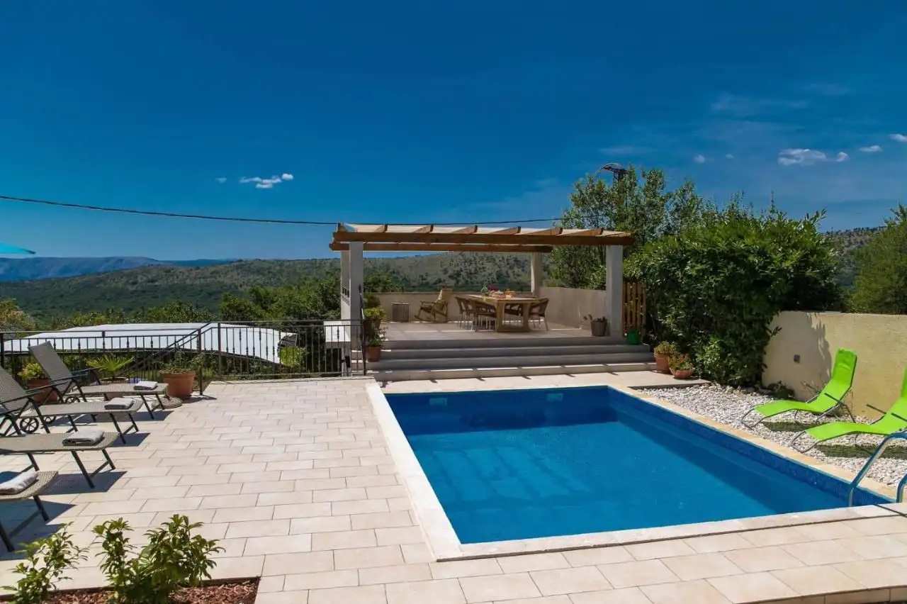 Villa 220m² in Croatia, Bribir. Priced at 615000€ rent photo-12