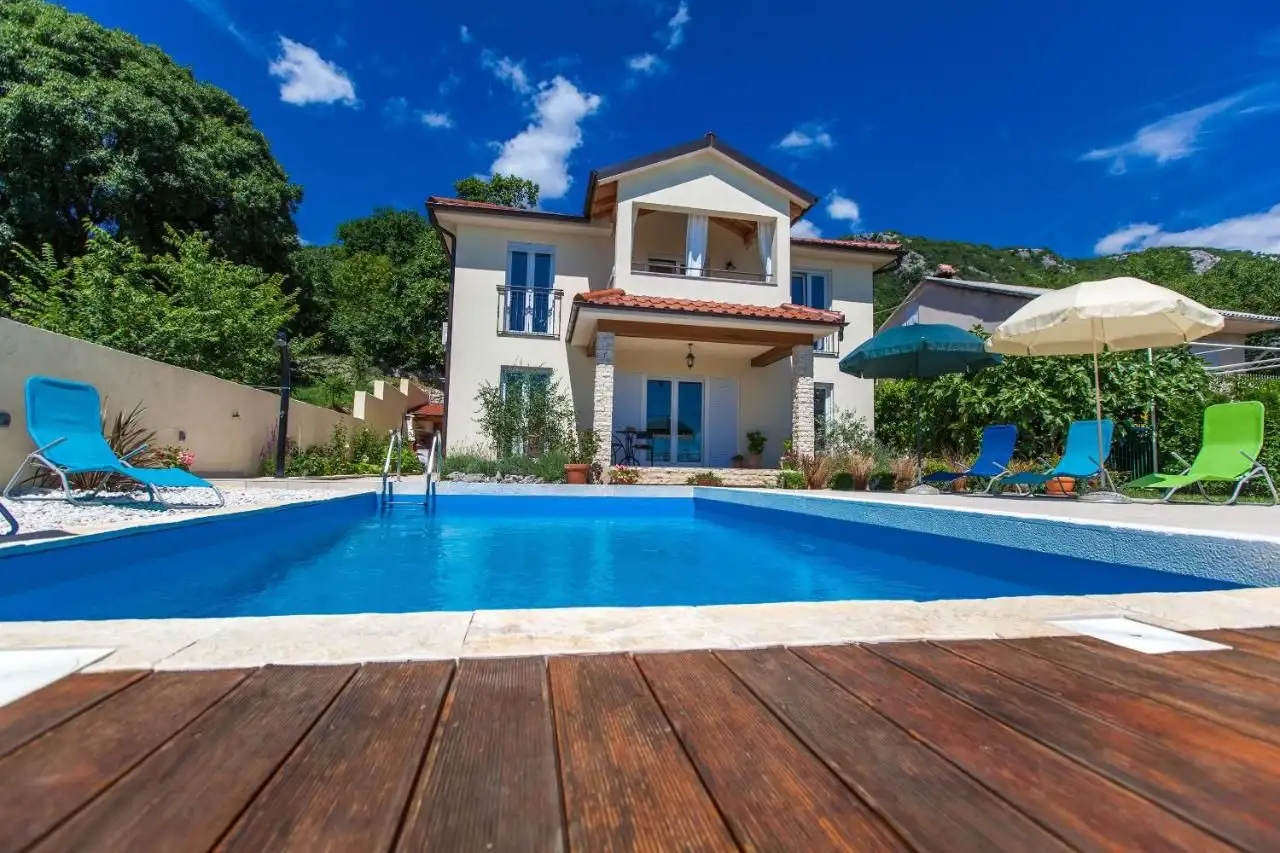 Villa 220m² in Croatia, Bribir. Priced at 615000€ rent photo-1