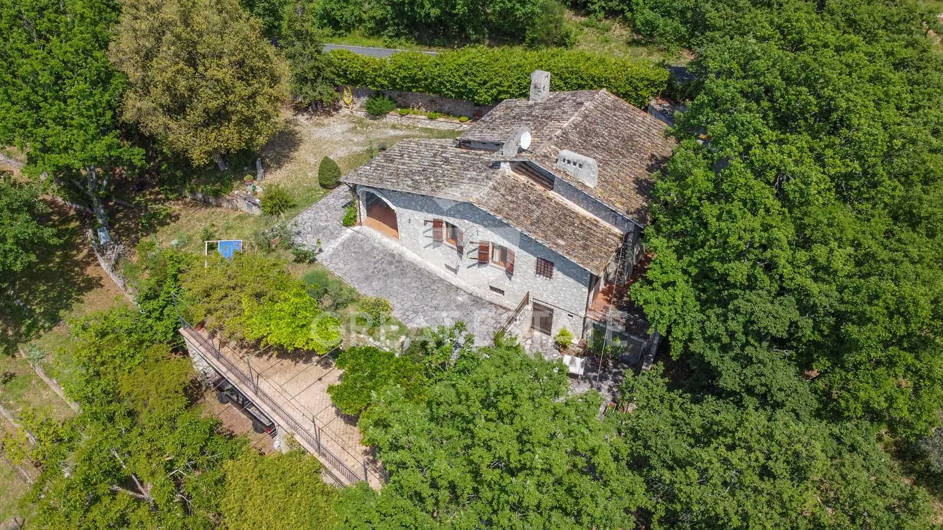 House 270m² in Italy, Perugia. Priced at 550000€ rent photo-3