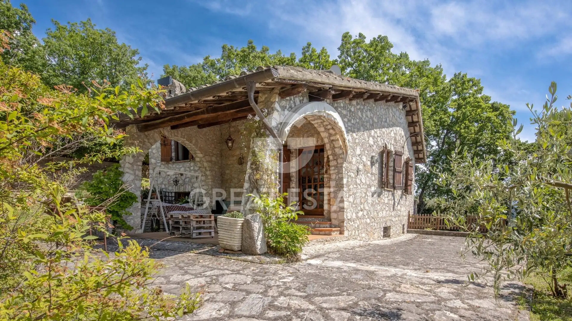 House 270m² in Italy, Perugia. Priced at 550000€ rent photo-5