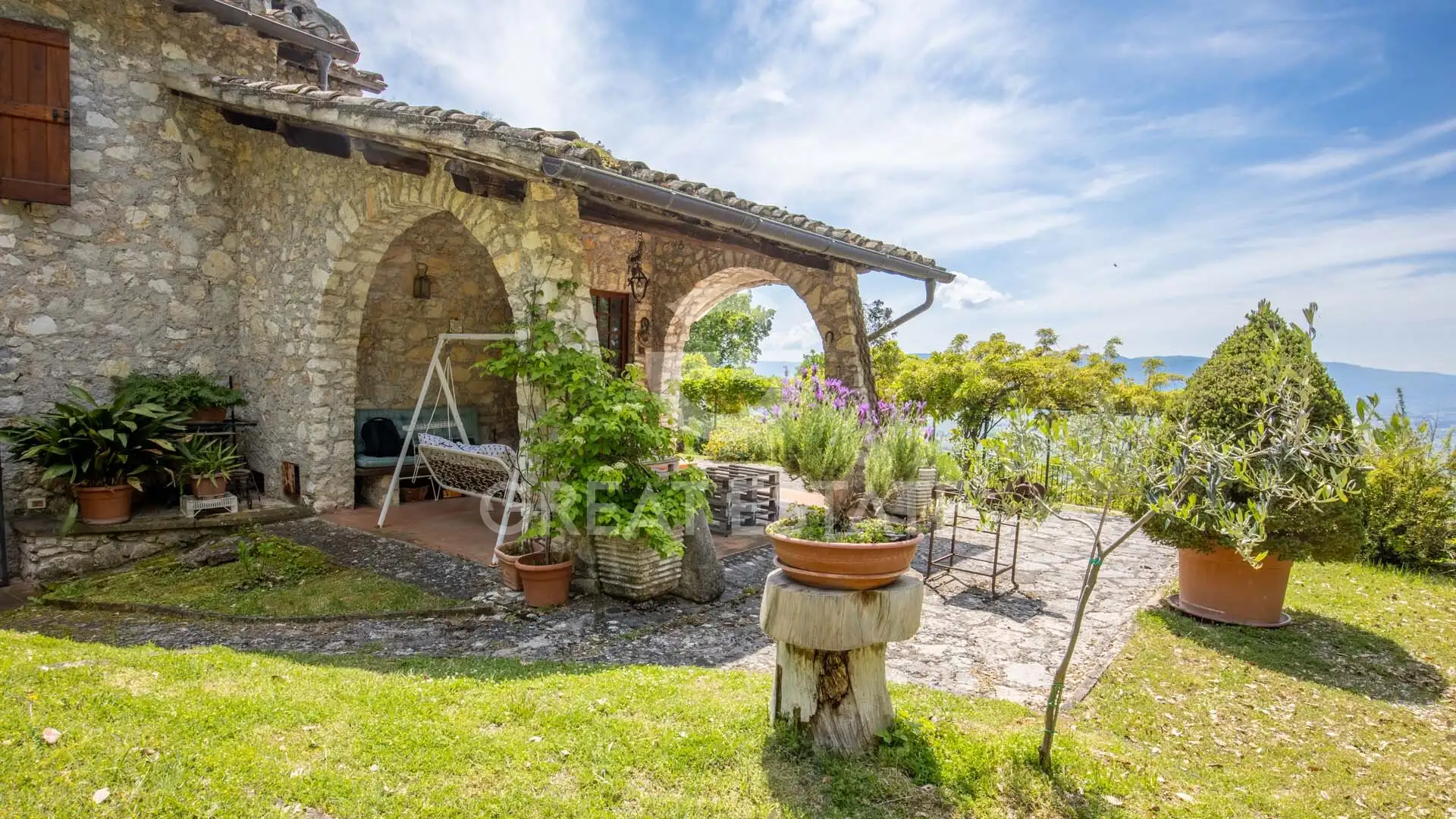 House 270m² in Italy, Perugia. Priced at 550000€ rent photo-6