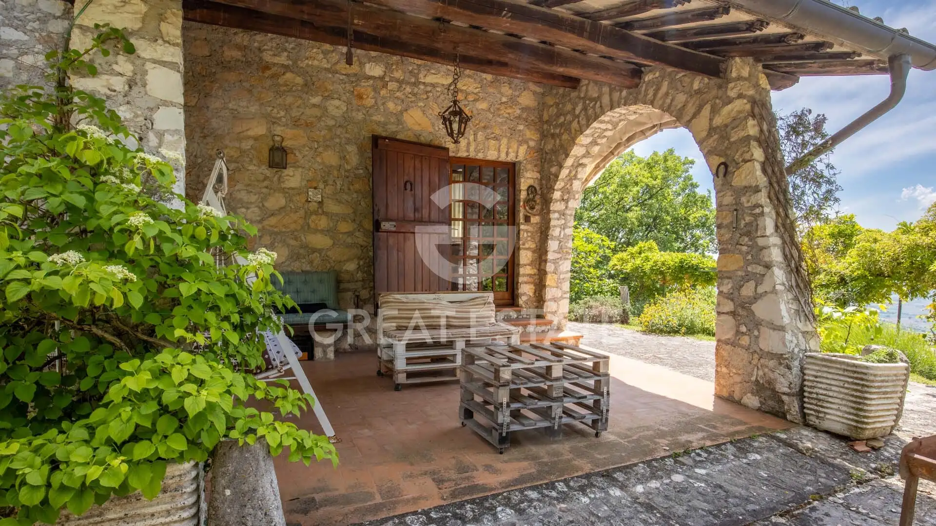 House 270m² in Italy, Perugia. Priced at 550000€ rent photo-8