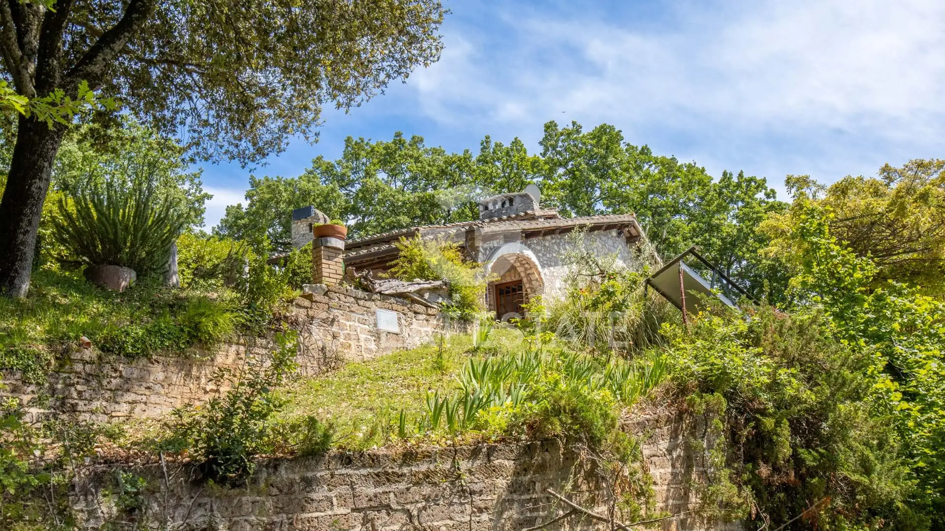 House 270m² in Italy, Perugia. Priced at 550000€ rent photo-12