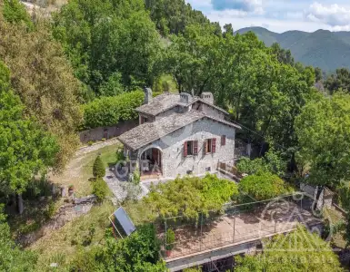 Buy in Italy for 550000€