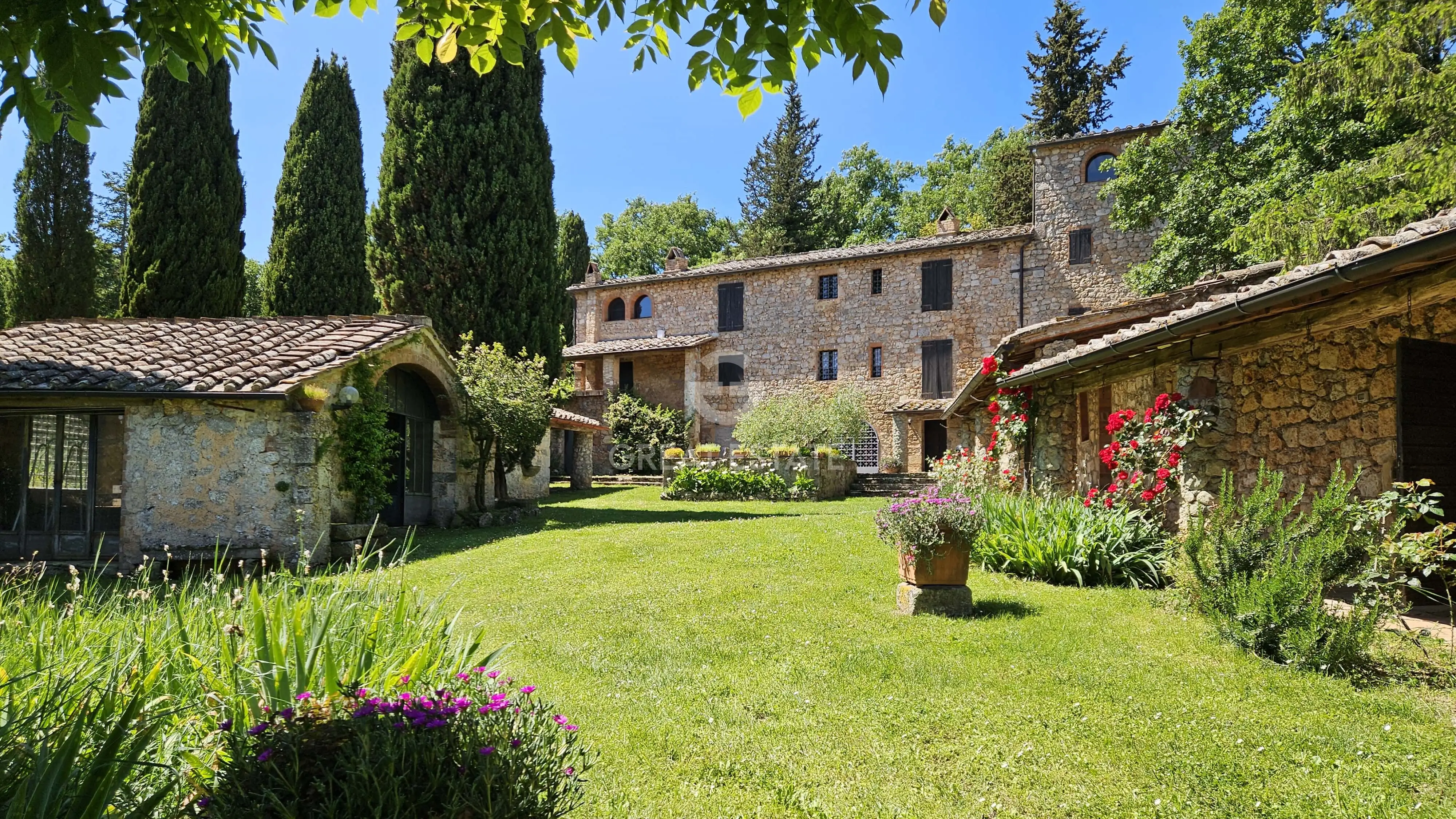House 1166m² in Italy, Siena. Priced at 2200000€ rent photo-1