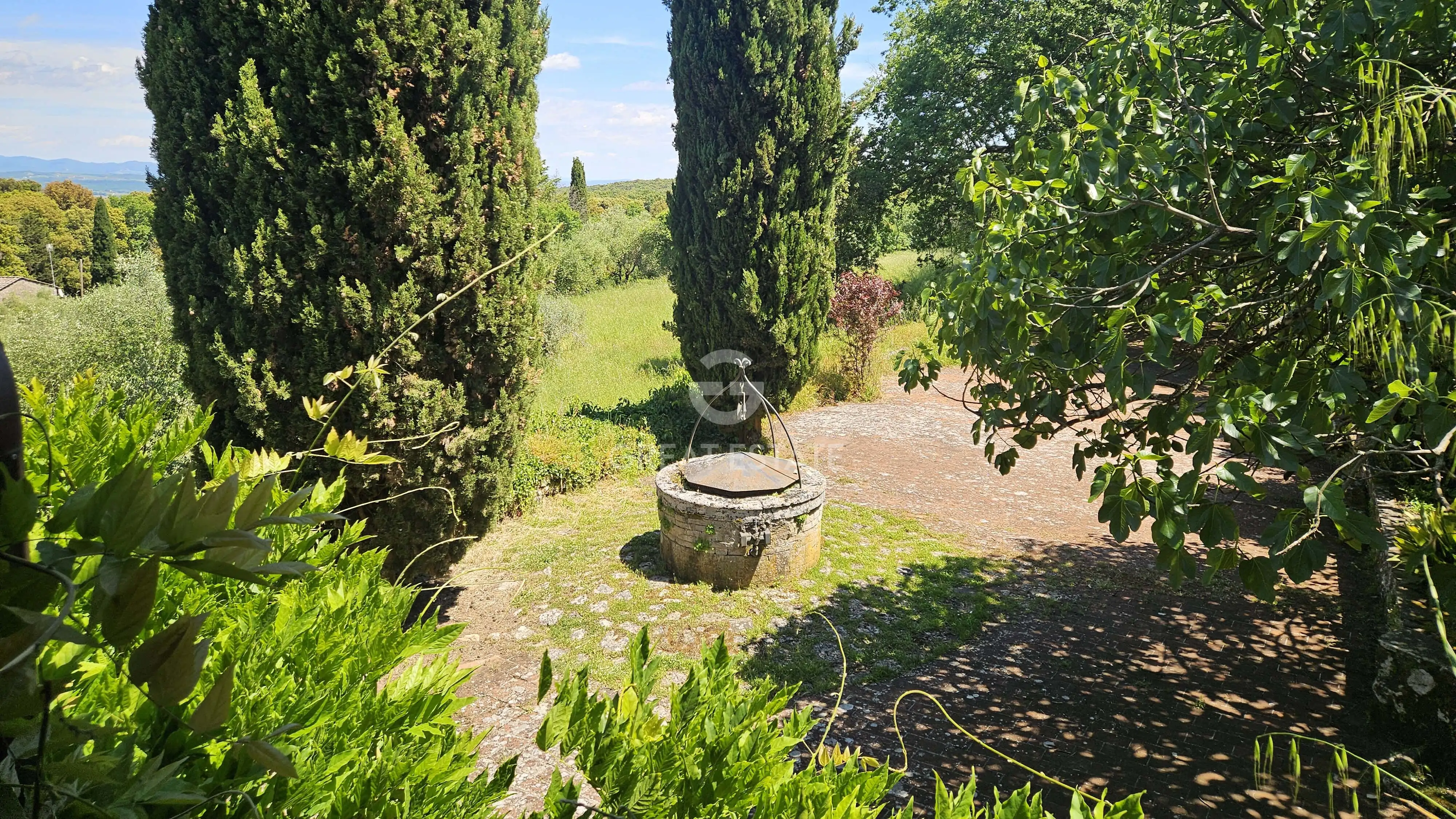 House 1166m² in Italy, Siena. Priced at 2200000€ rent photo-8