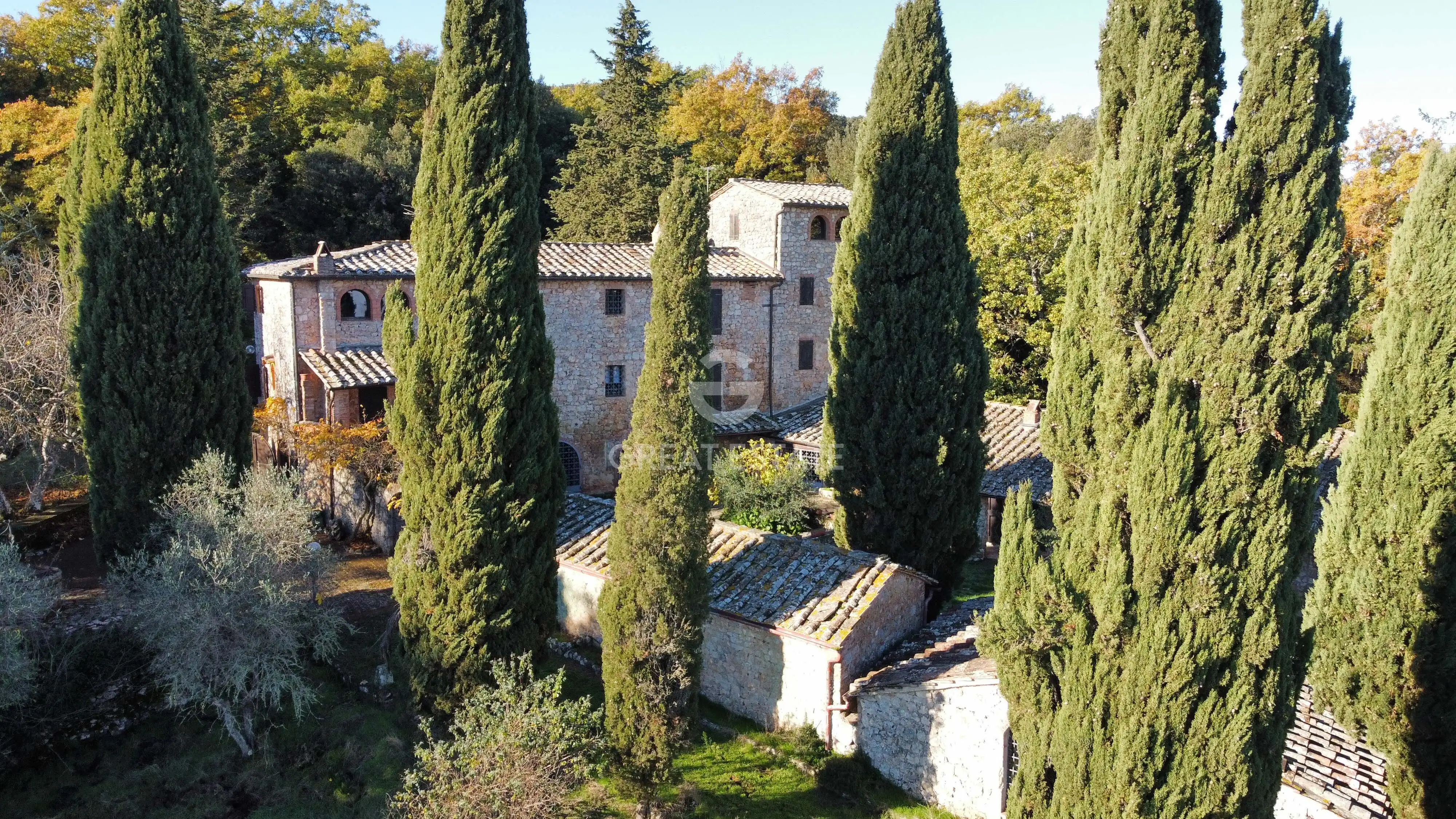 House 1166m² in Italy, Siena. Priced at 2200000€ rent photo-10