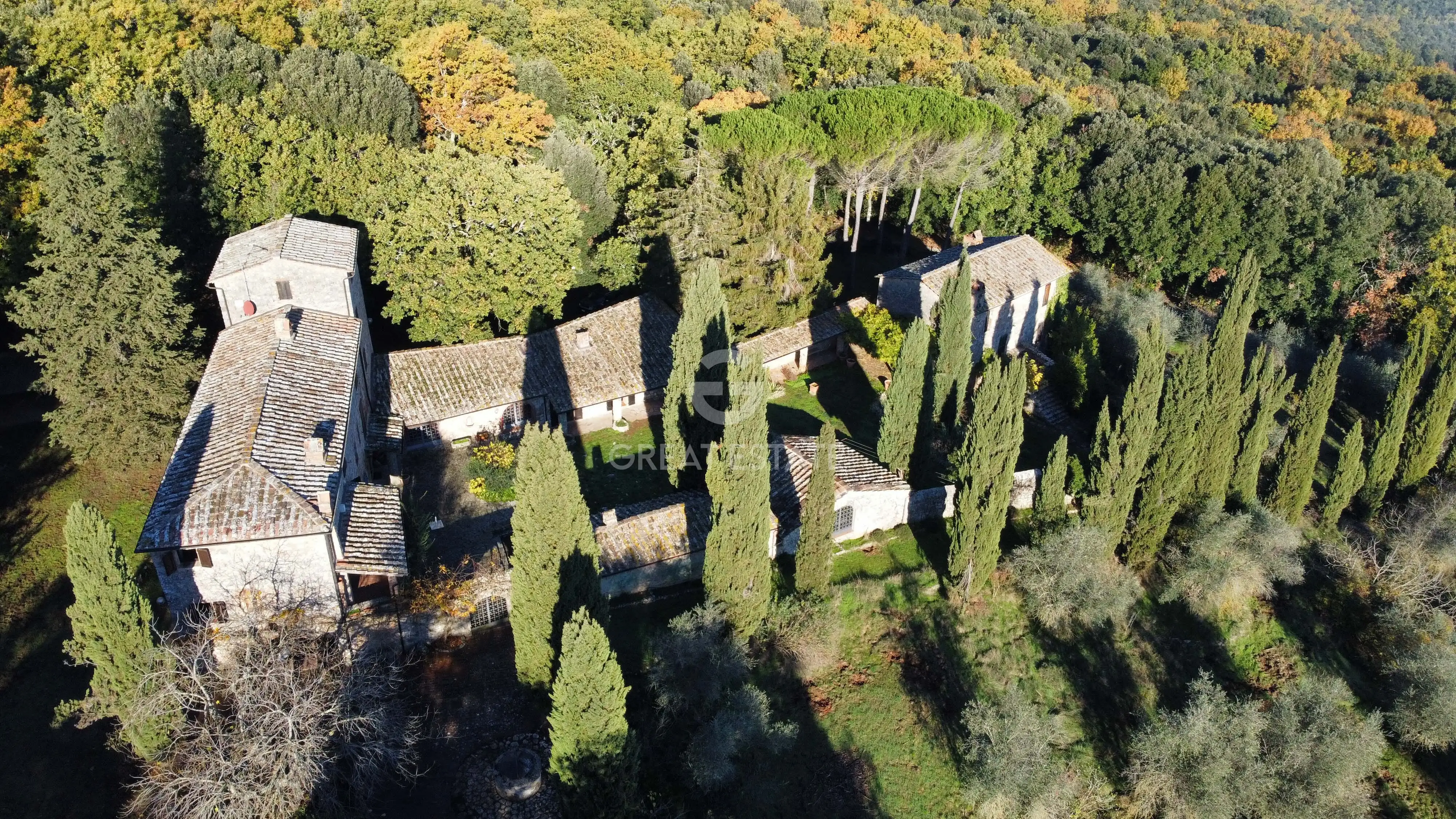 House 1166m² in Italy, Siena. Priced at 2200000€ rent photo-11