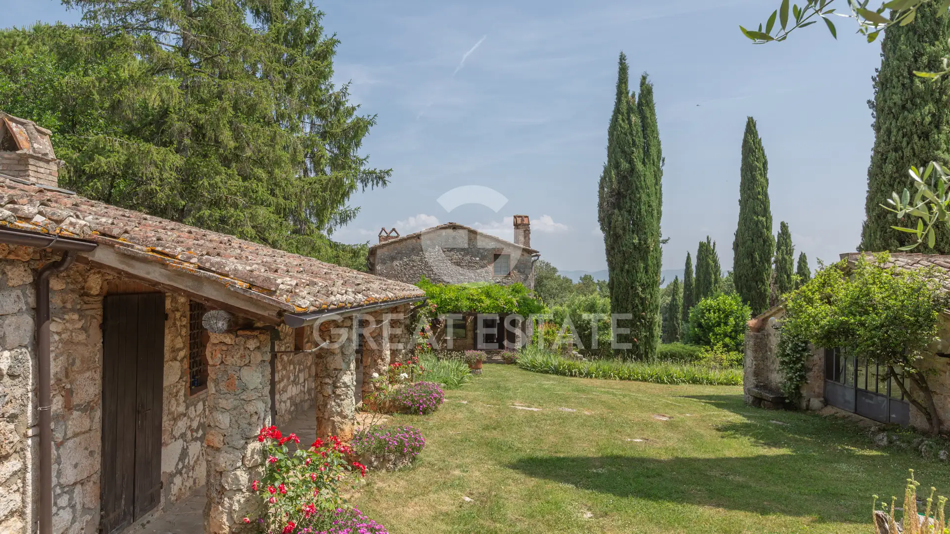 House 1166m² in Italy, Siena. Priced at 2200000€ rent photo-2