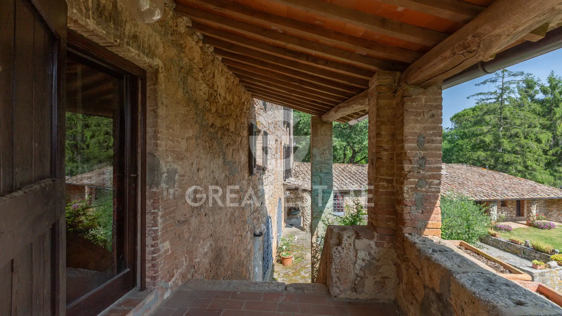 House 1166m² in Italy, Siena. Priced at 2200000€ rent photo-14