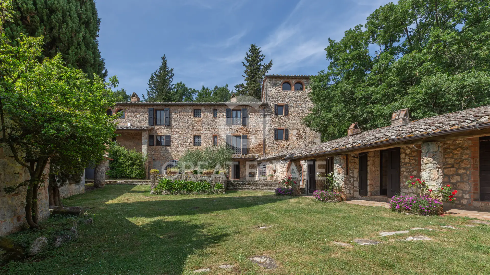 House 1166m² in Italy, Siena. Priced at 2200000€ rent photo-15