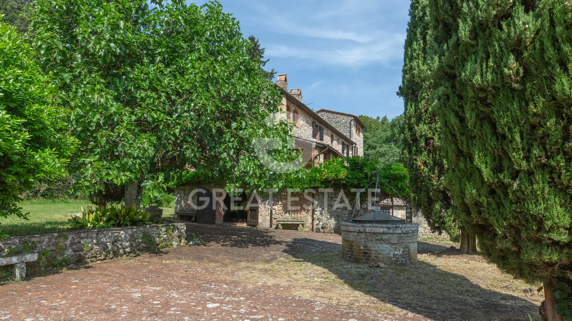 House 1166m² in Italy, Siena. Priced at 2200000€ rent photo-3