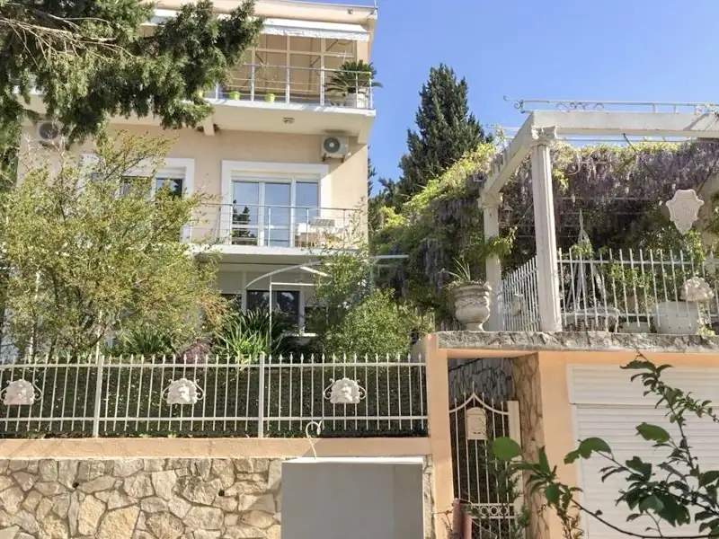 House 300m² in Montenegro, Susanj. Priced at 365000€ rent photo-2