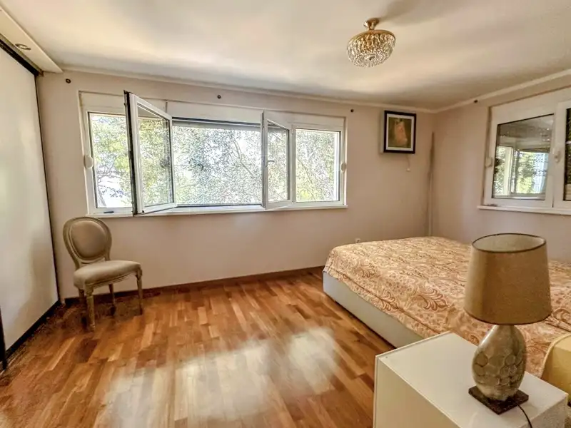 House 300m² in Montenegro, Susanj. Priced at 365000€ rent photo-4