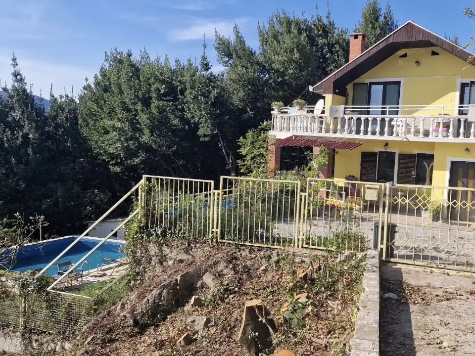 House 143m² in Montenegro, Herceg Novi. Priced at 155000€ rent photo-2