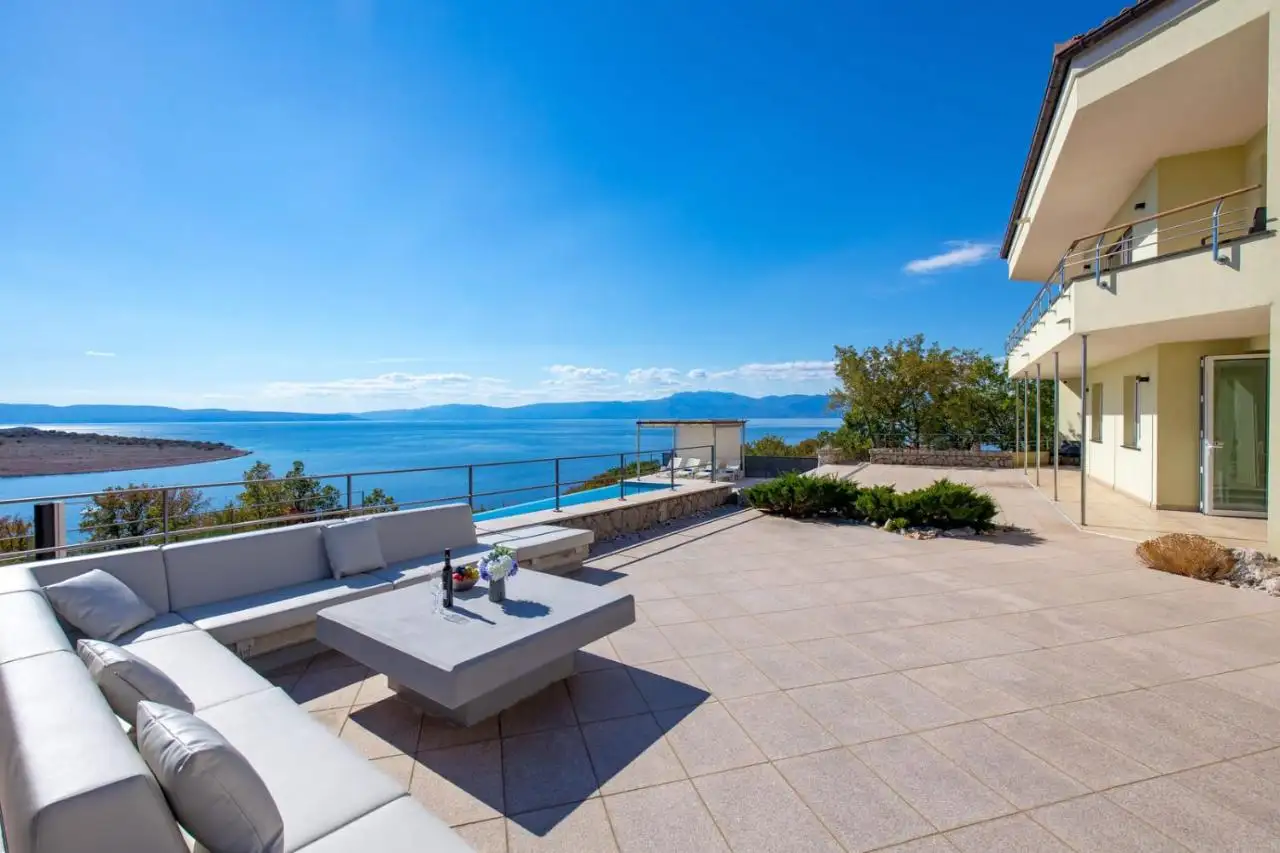 Villa 463m² in Croatia, Kraljevica. Priced at 2100000€ rent photo-2