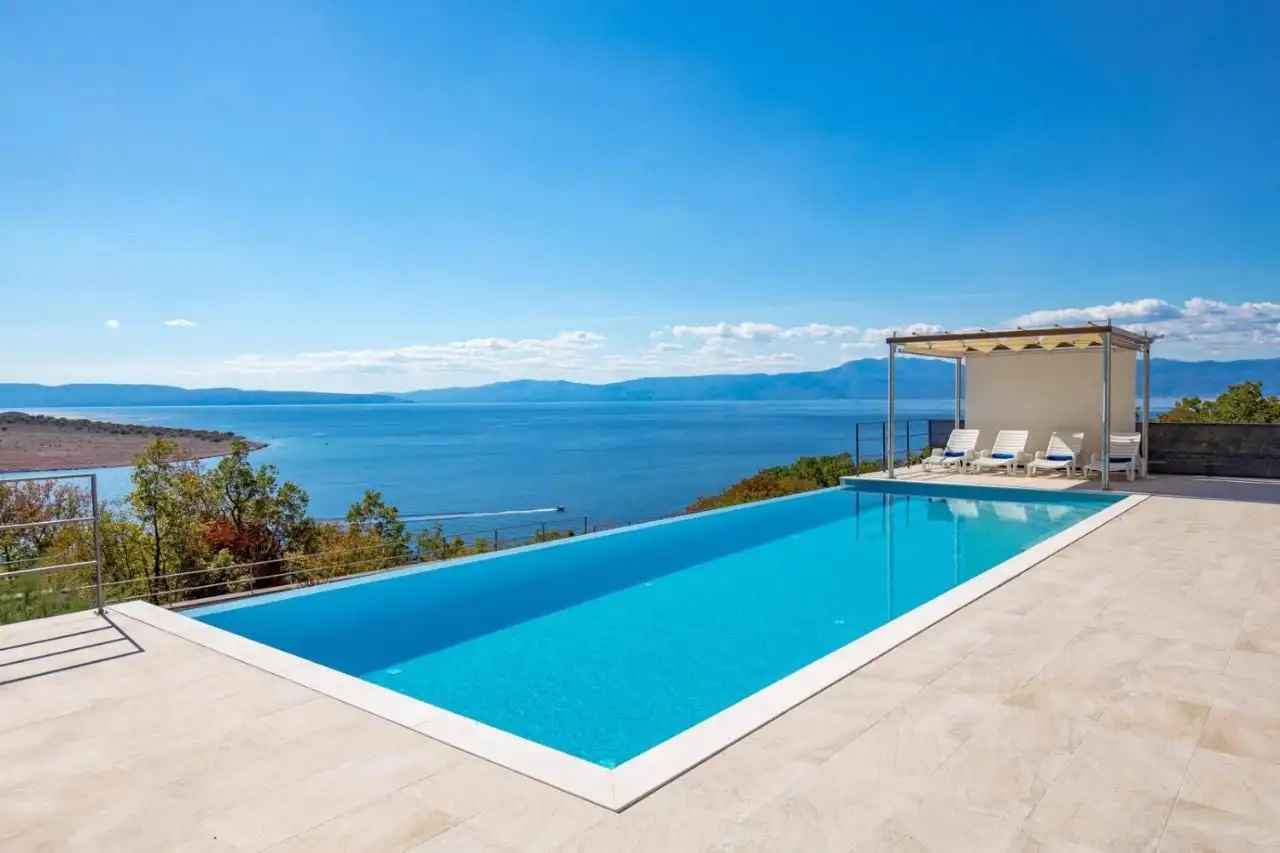Villa 463m² in Croatia, Kraljevica. Priced at 2100000€ rent photo-3