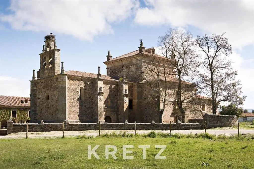 Castle 3816m² in Spain, Almarza. Priced at 5471263$ rent photo-5
