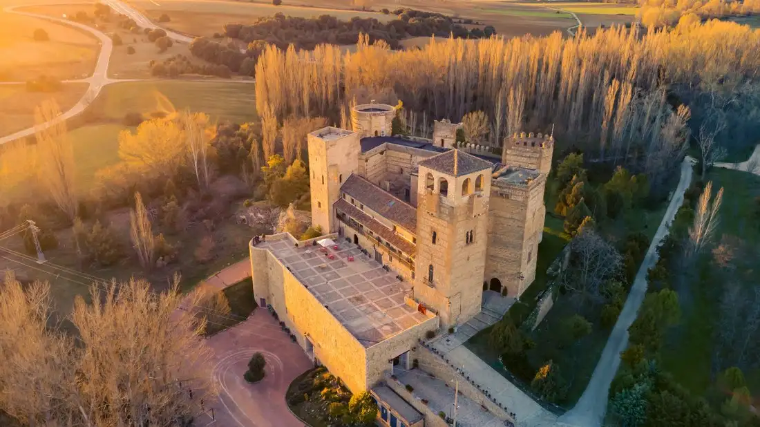Castle 3684m² in Spain, Condado de Castilnovo. Priced at 17113519$ rent photo-1