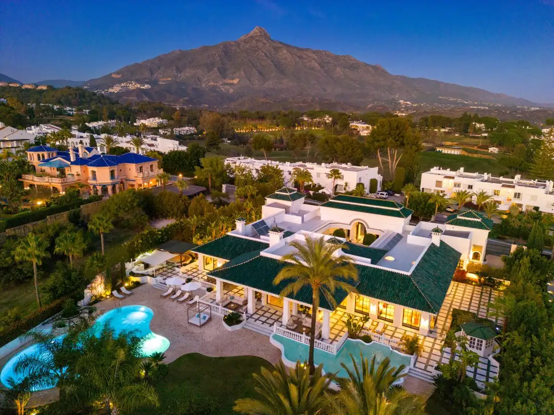 Castle 1467m² in Spain, Nueva Andalucia. Priced at 12378779$ rent photo-1