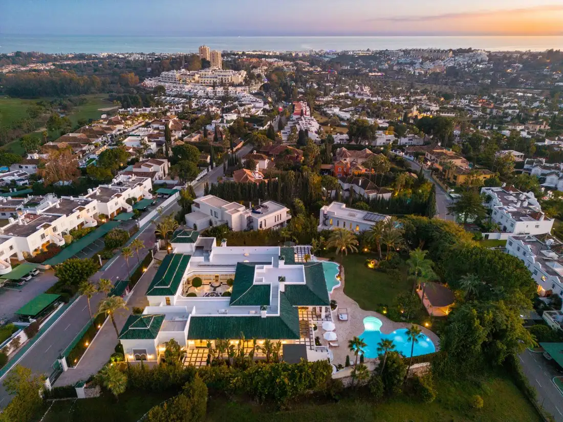 Castle 1467m² in Spain, Nueva Andalucia. Priced at 12378779$ rent photo-4
