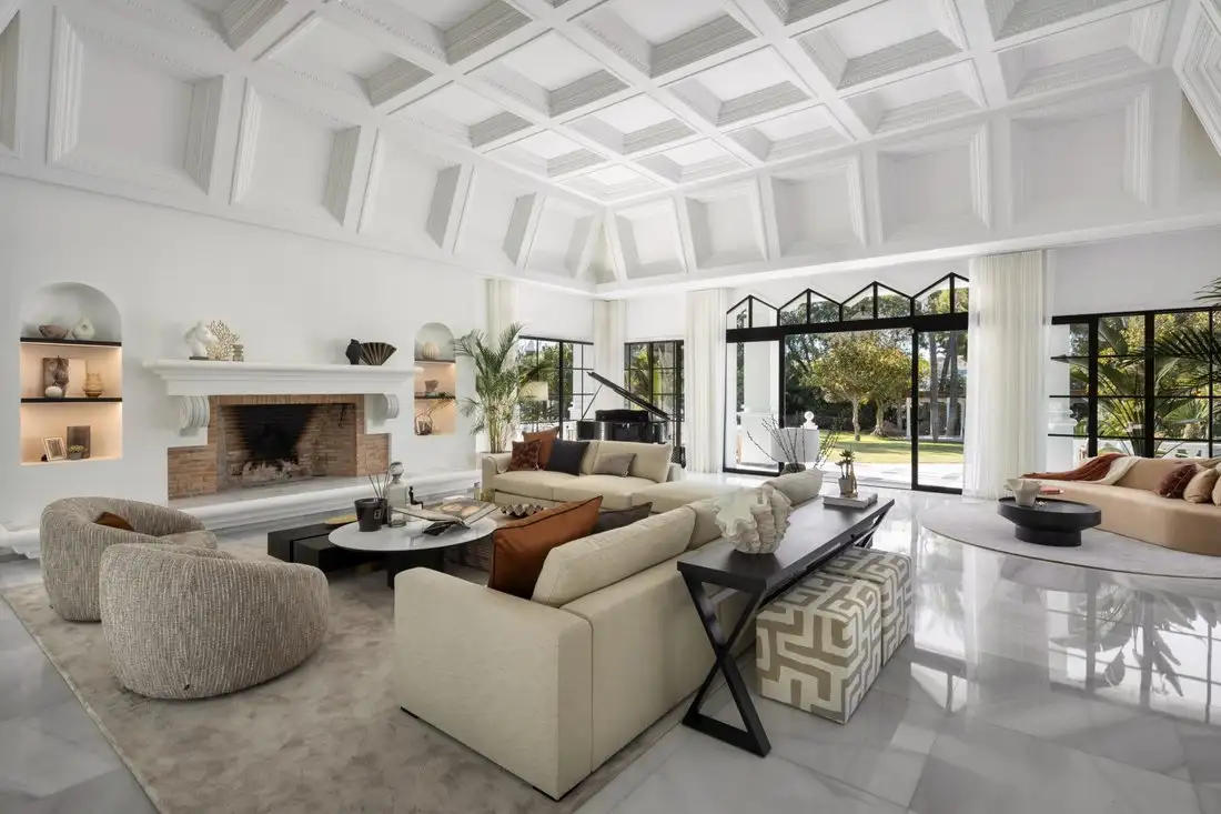 Castle 1467m² in Spain, Nueva Andalucia. Priced at 12378779$ rent photo-5