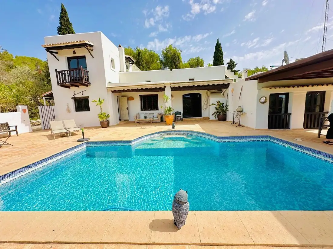 Castle 501m² in Spain, Santa Eularia des Riu. Priced at 3593839$ rent photo-1