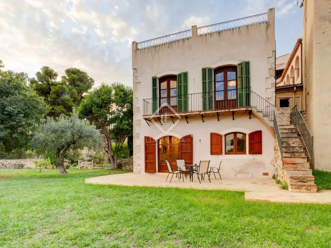Castle 690m² in Spain, Aiguamurcia. Priced at 2846548$ rent photo-2